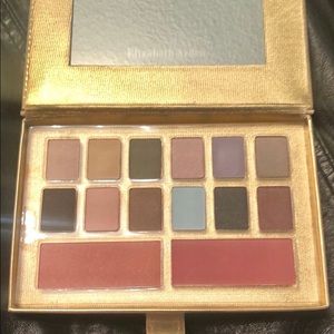 Elizabeth Arden Limited Christmas pallet